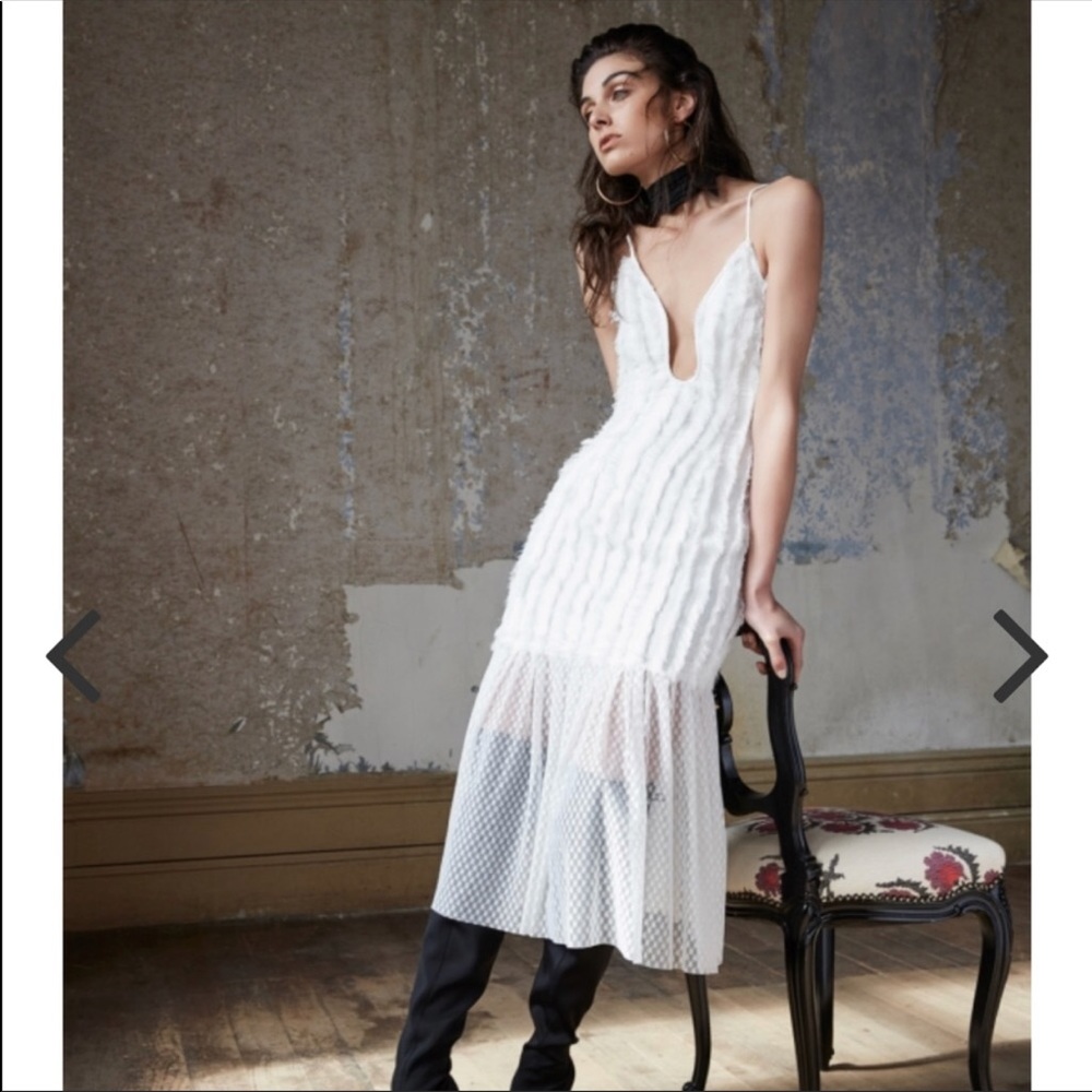 Worn once for rehearsal dinner!